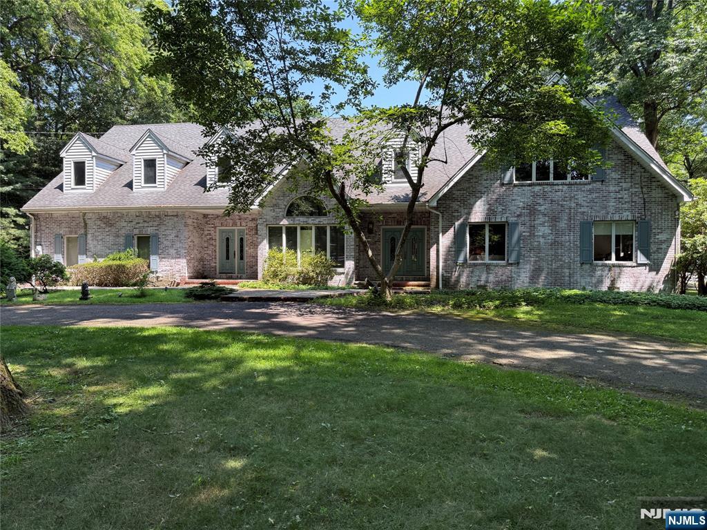 25 Ackerman Road,Saddle River, NJ 07458
