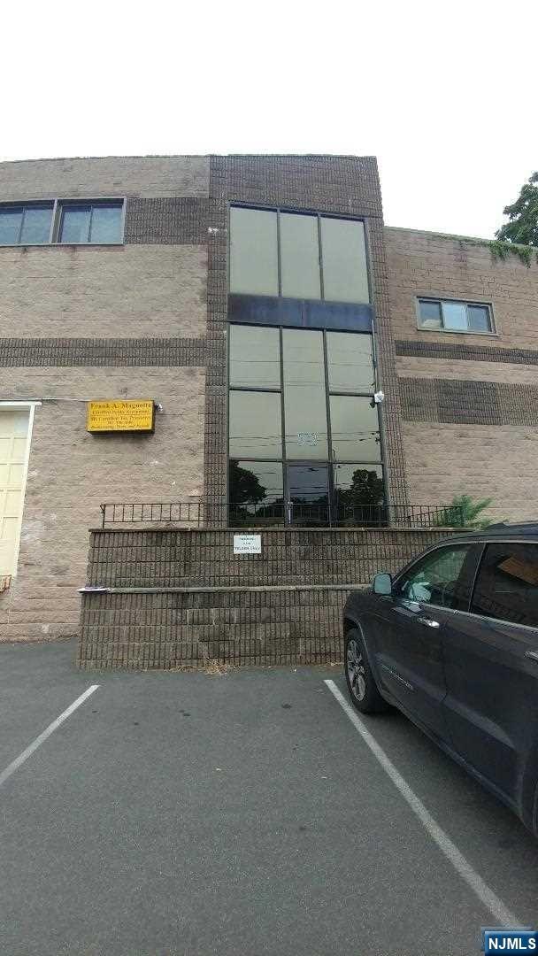 52 Woodbine Street,Bergenfield, NJ 07621