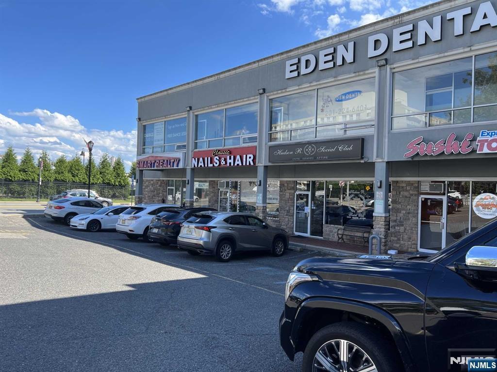 986 River Road,Edgewater, NJ 07020