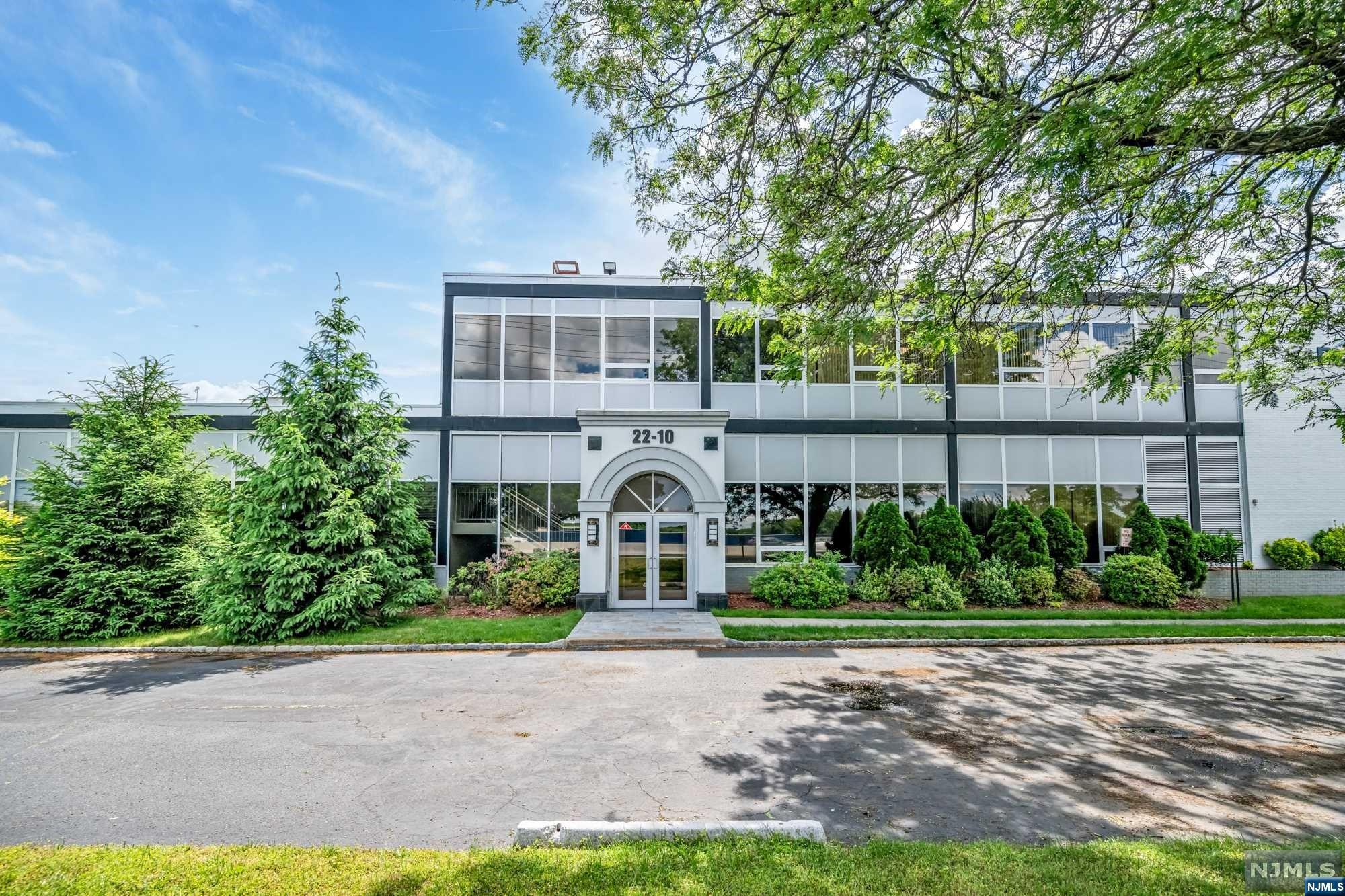 22-10 State Rt 208 ,Fair Lawn, NJ 07410