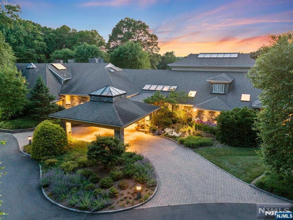 125 Chestnut Ridge Road,Saddle River, NJ 07458