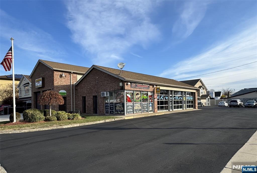 215 Market Street,Elmwood Park, NJ 07407