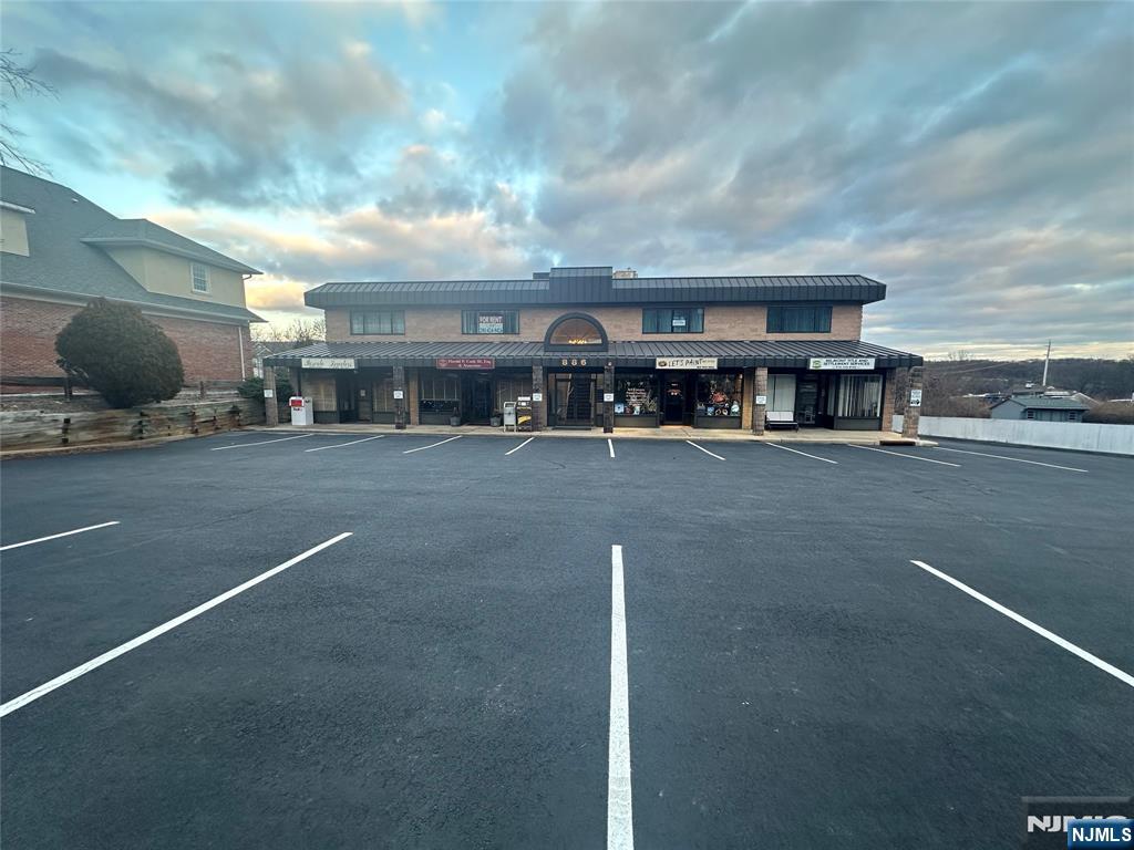 886 Belmont Avenue,North Haledon, NJ 07508