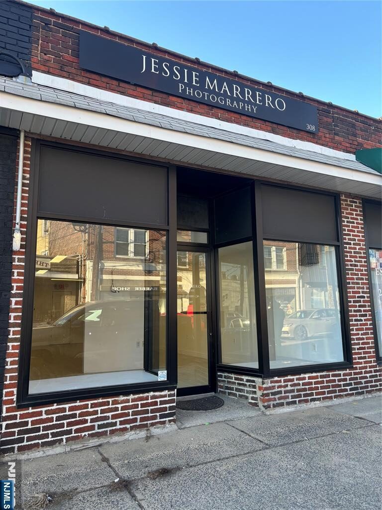 308 Queen Anne Road,Teaneck, NJ 07666