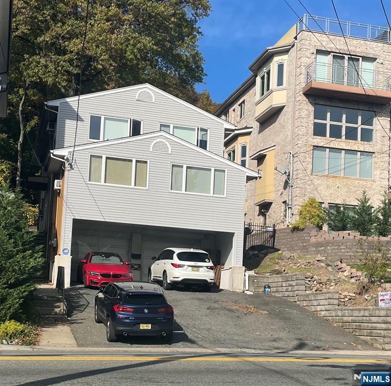 1160 River Road,Edgewater, NJ 07020