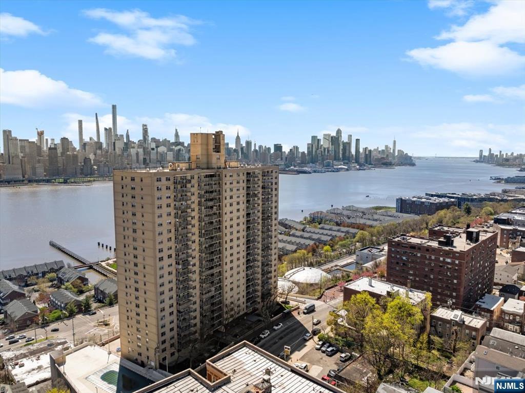 6600 Boulevard East ,West New York, NJ 07093