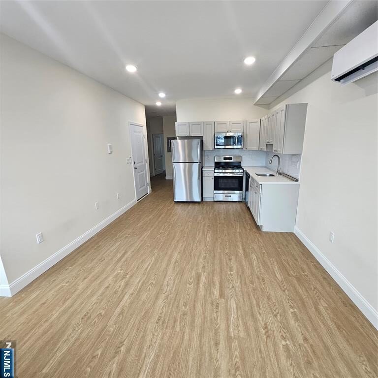 144 Pennsylvania Avenue,Newark, NJ 07114