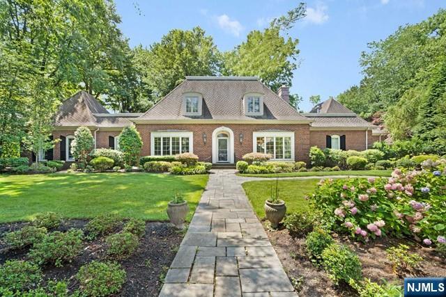 2 Canoe Lane,Roseland, NJ 07068