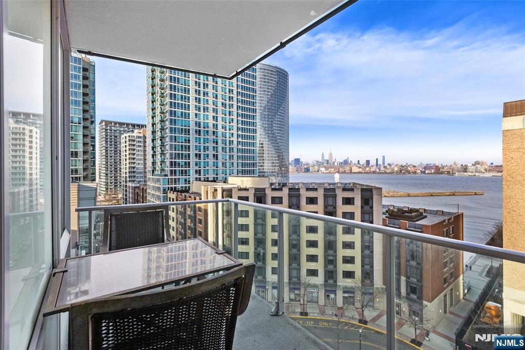 20 Newport Parkway,Jersey City, NJ 07310