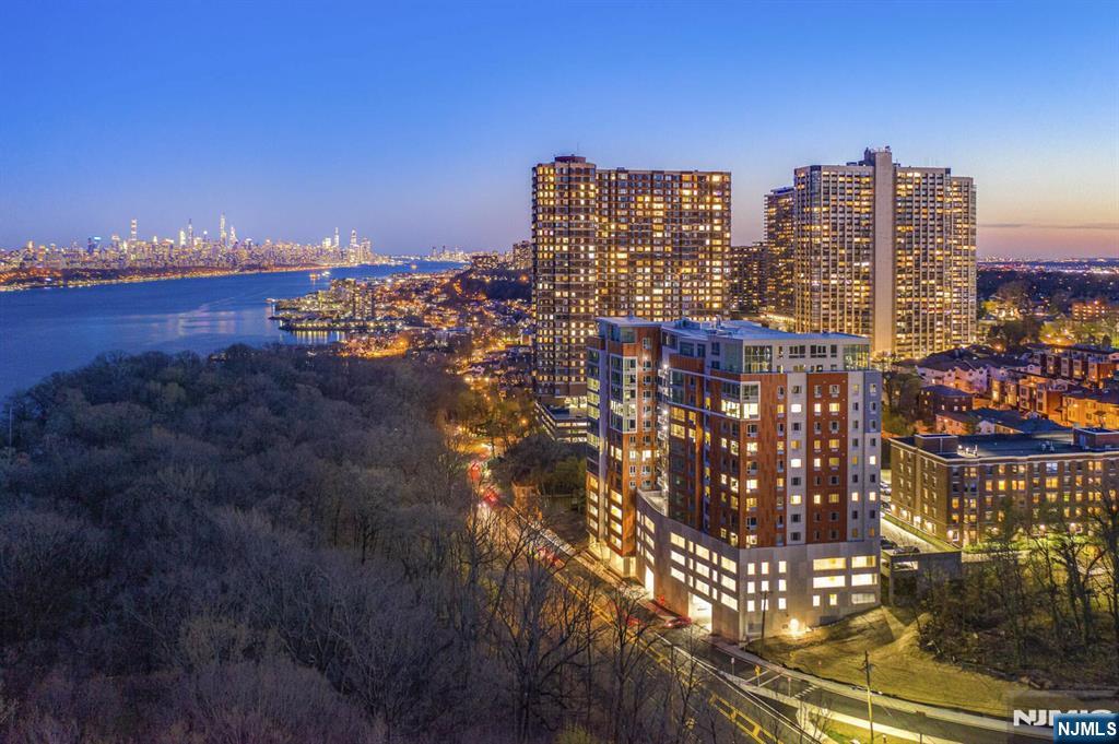 69 Main Street,Fort Lee, NJ 07024