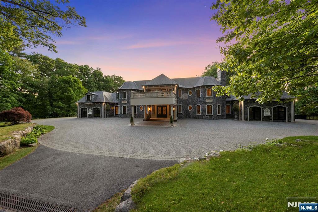 105 Chestnut Ridge Road,Saddle River, NJ 07458