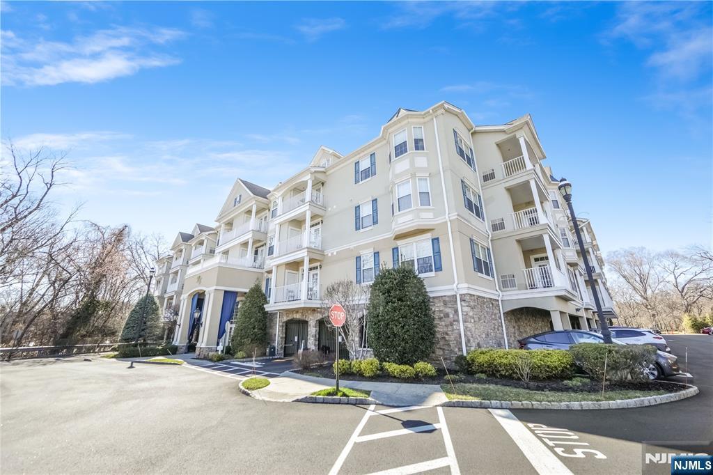 175 Rochelle Avenue,Rochelle Park, NJ 07662