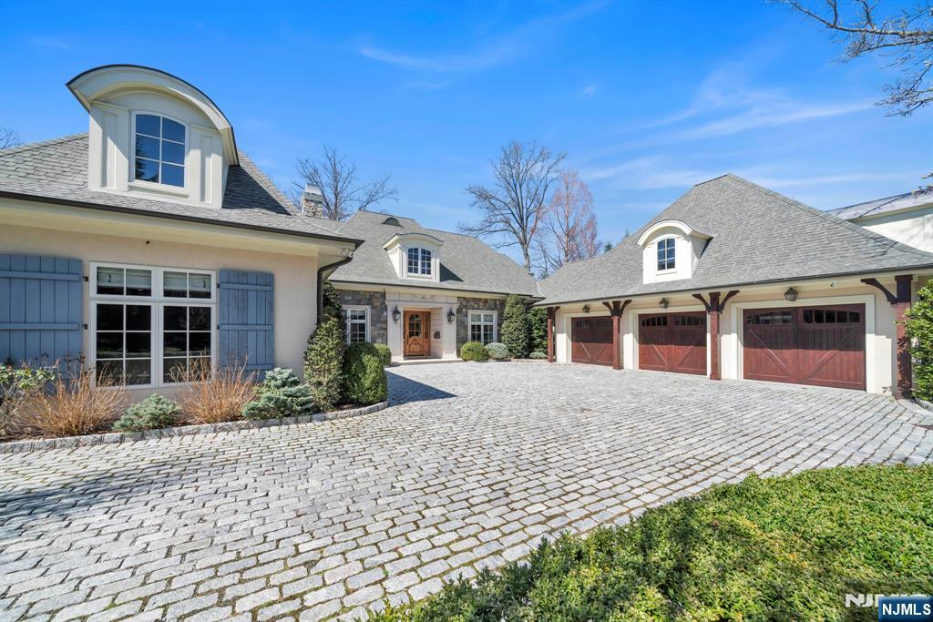 74 Roberts Road,Englewood Cliffs, NJ 07632