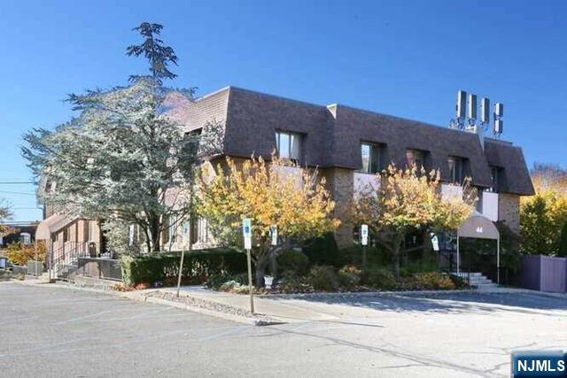 44 Godwin Avenue,Midland Park, NJ 07432