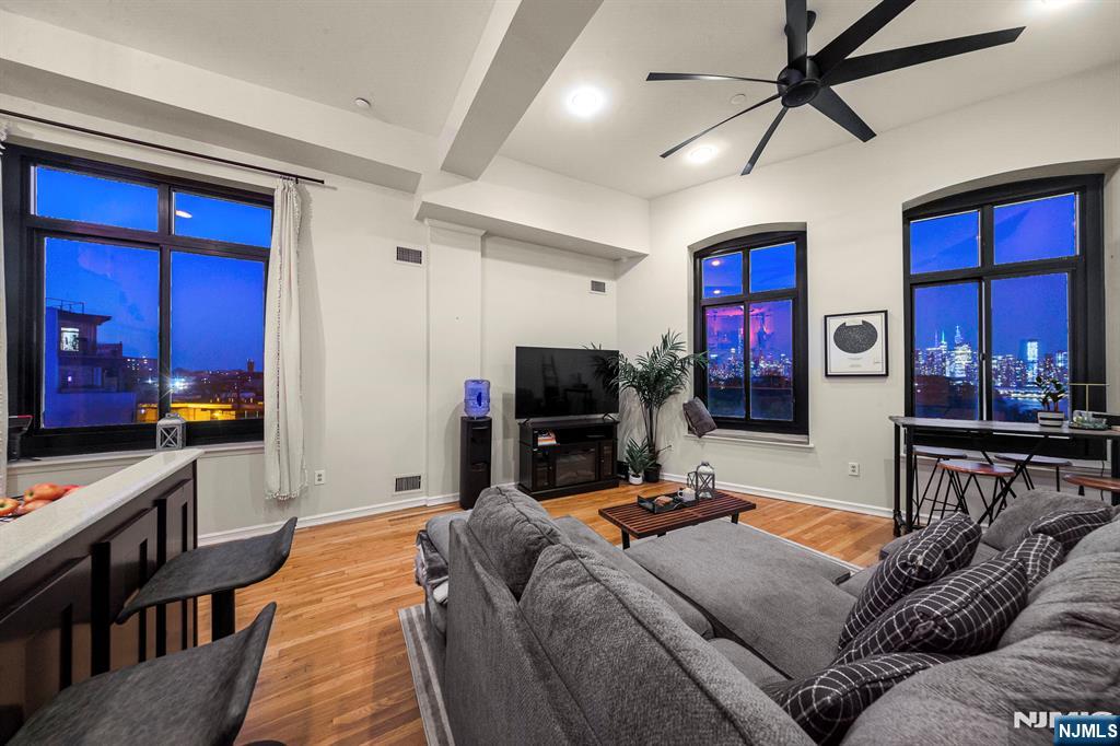 518 Gregory Avenue,Weehawken, NJ 07086