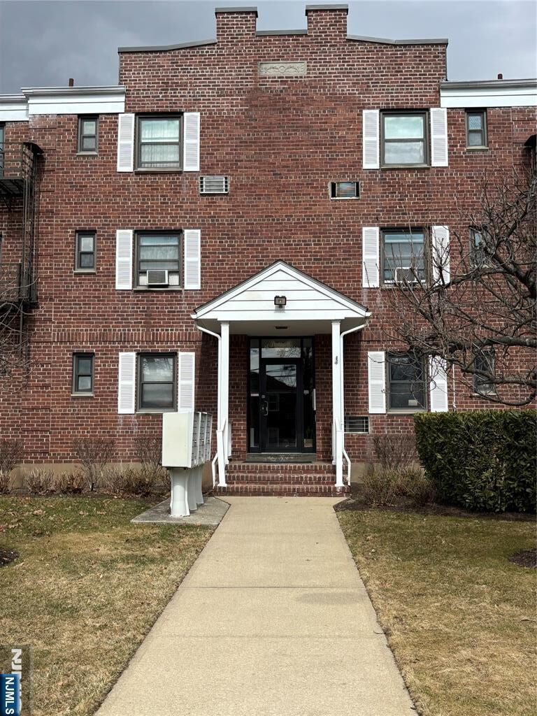 241 Main Street,Bergenfield, NJ 07621