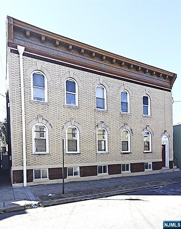 31 Macarthur Avenue,Garfield, NJ 07026