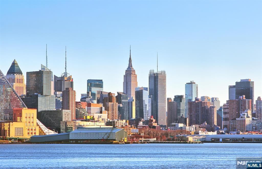 517 Harbor Place,West New York, NJ 07093