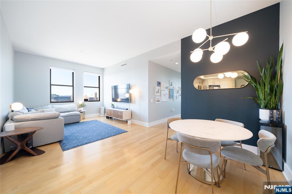 4 Beacon Way,Jersey City, NJ 07304