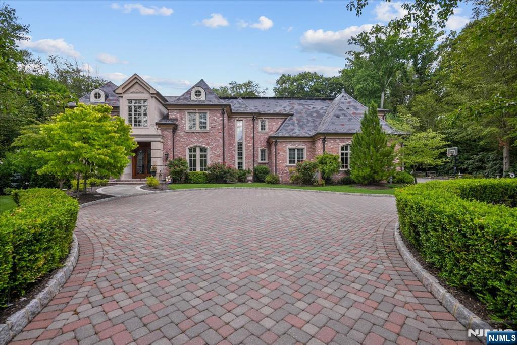 29 Church Road,Saddle River, NJ 07458