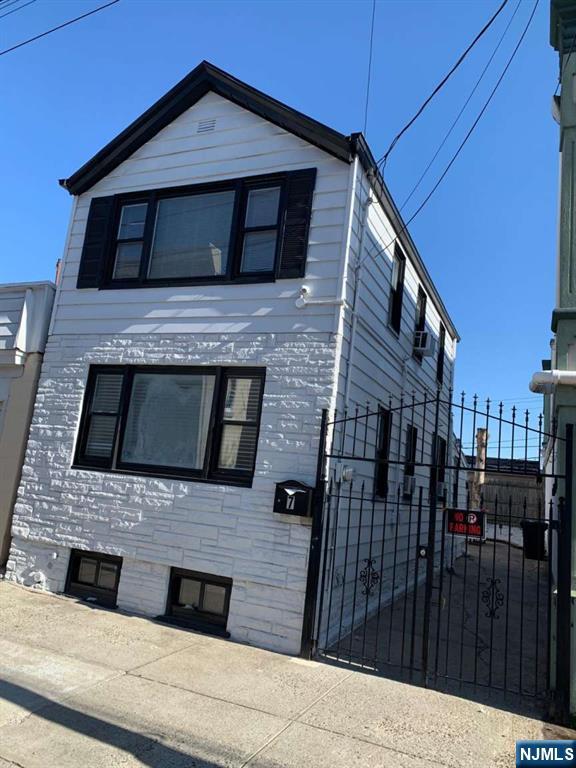 7 Calumet Street,Newark, NJ 07105