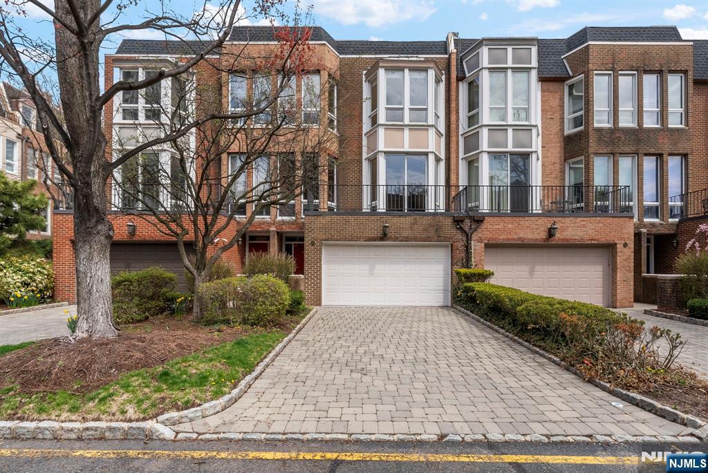 55 Victoria ,Fort Lee, NJ 07024