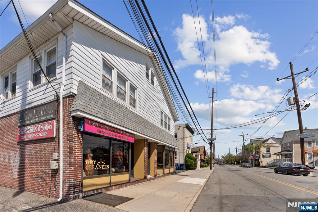 825 Main Street,Hackensack, NJ 07601