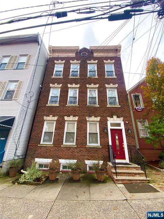 5 Woodland Avenue,Montclair, NJ 07042