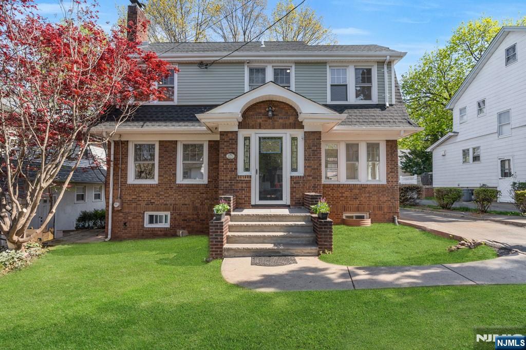 275 Carlton Terrace,Teaneck, NJ 07666