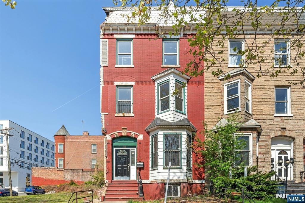 589 Martin Luther Kng Jr Boulevard,Newark, NJ 07102