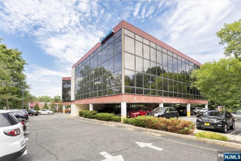 11-13 Sunflower Avenue,Paramus, NJ 07652