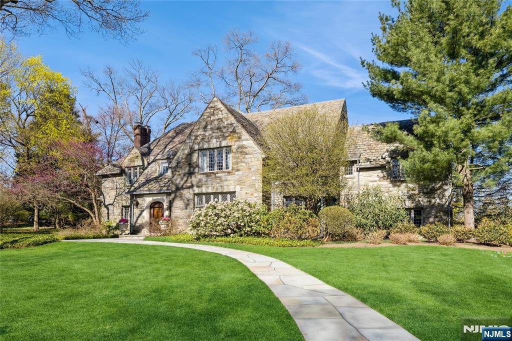 5 Beechtree Lane,Essex Fells, NJ 07021