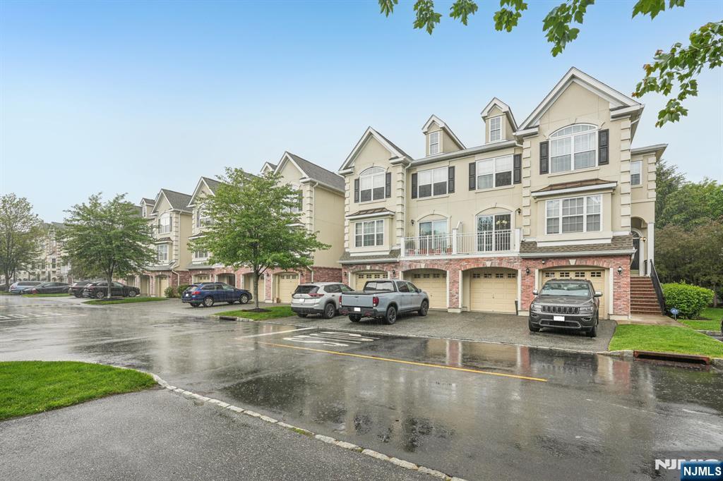 150 Blue Heron Drive,Secaucus, NJ 07094