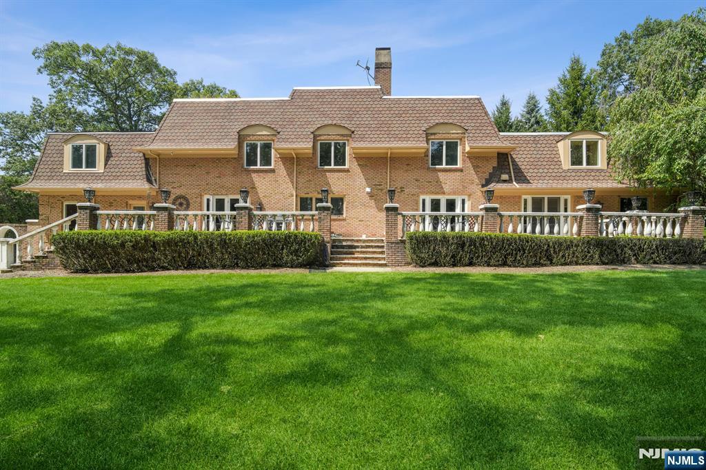 425 Saddle Back Trail,Franklin Lakes, NJ 07417