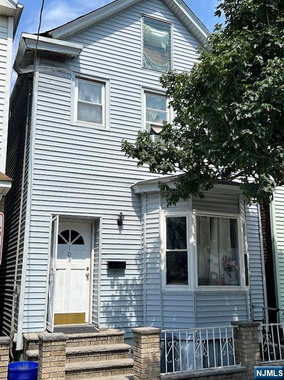 105 Grant Avenue,Harrison, NJ 07029