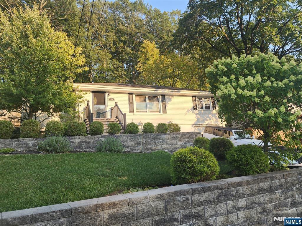 134 Rafkind Road,Bloomingdale, NJ 07403