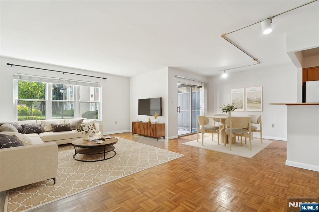 1111 River Road,Edgewater, NJ 07020