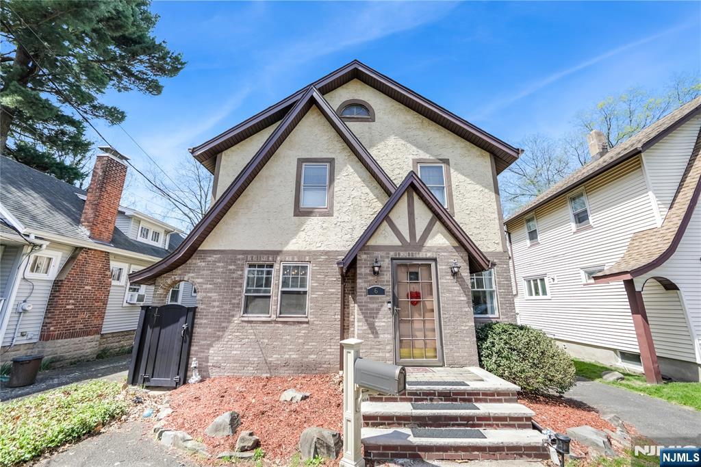 6 Colonial Court,Dumont, NJ 07628