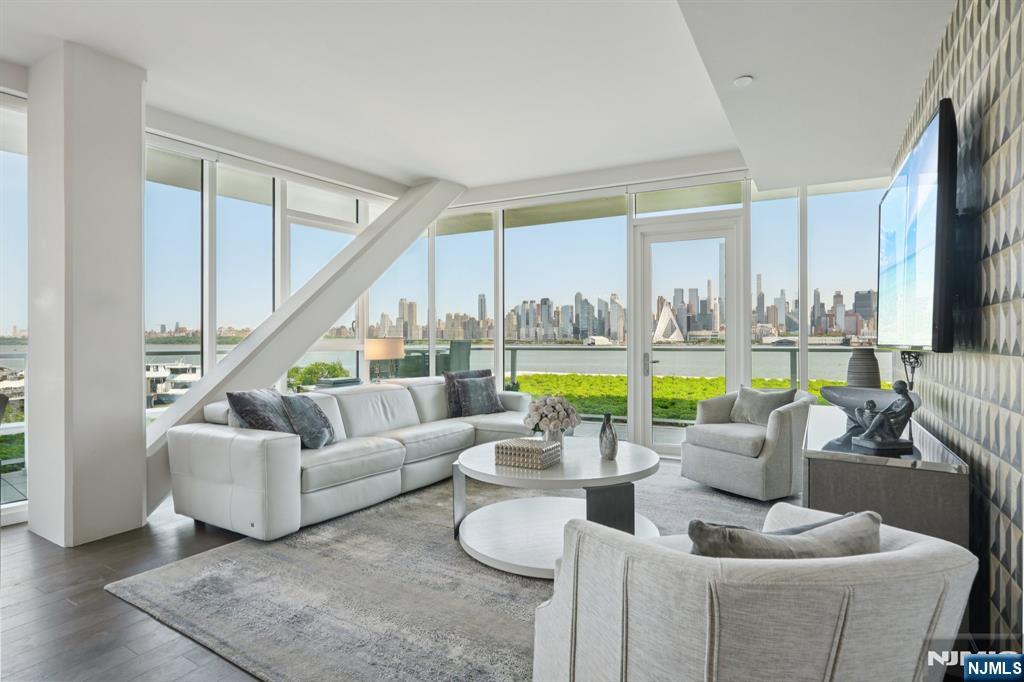 800 Ave At Port Imperial Boulevard,Weehawken, NJ 07086
