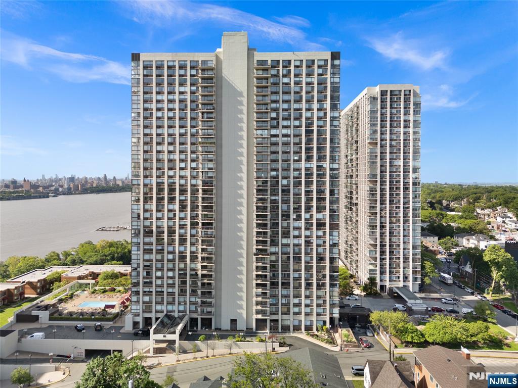 200 Old Palisade Road,Fort Lee, NJ 07024