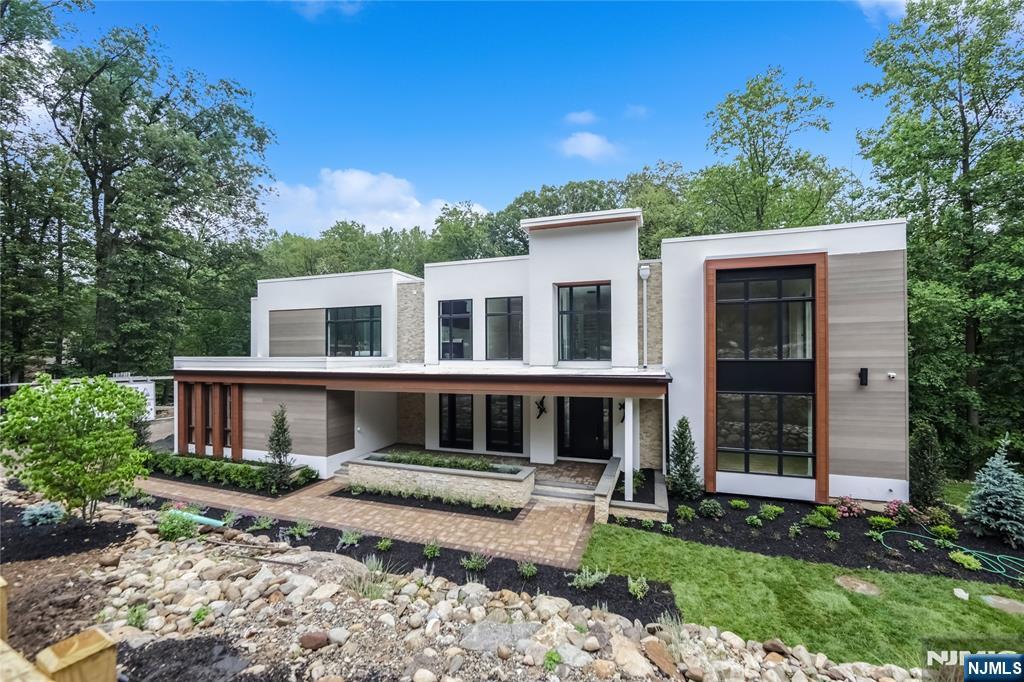 10 Big Ramapo Road,Saddle River, NJ 07458