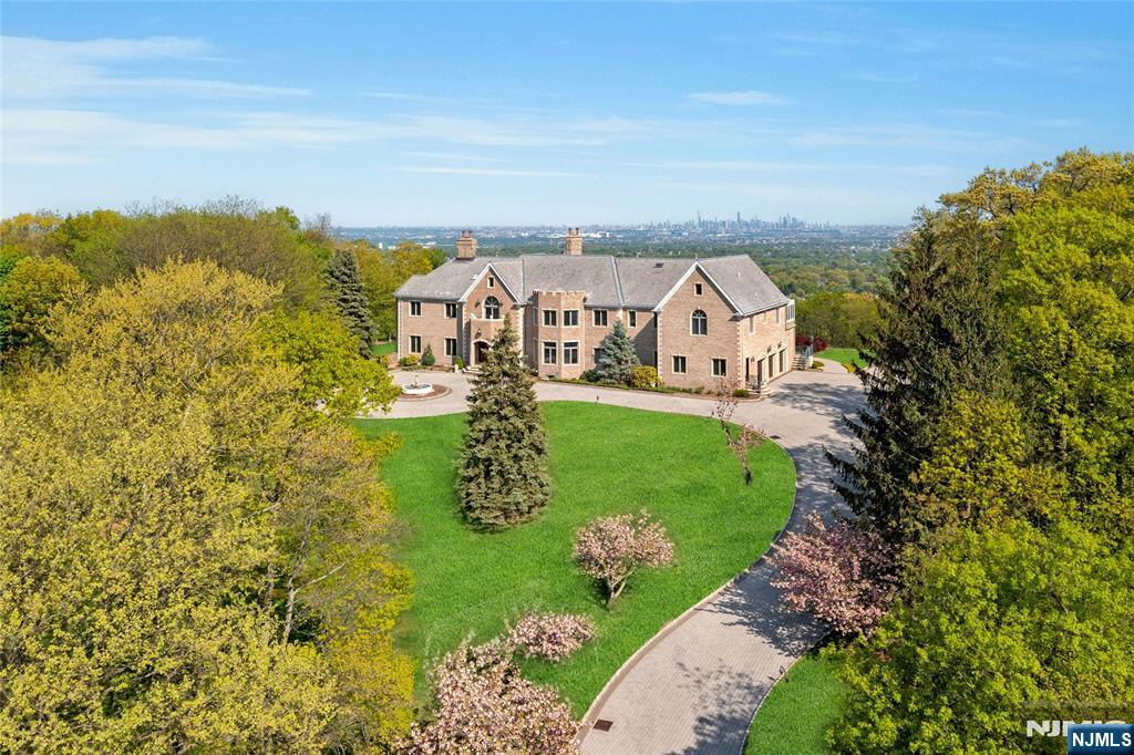 24 Club Way,Cedar Grove, NJ 07009