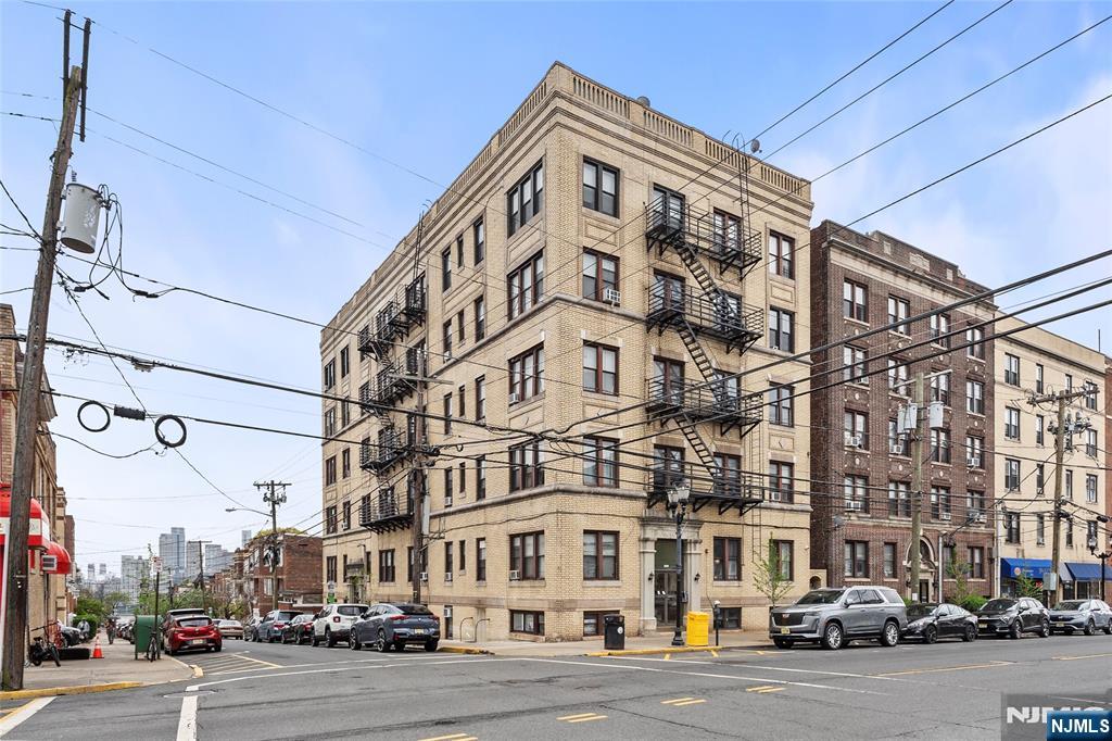 6414 Park Avenue,West New York, NJ 07093