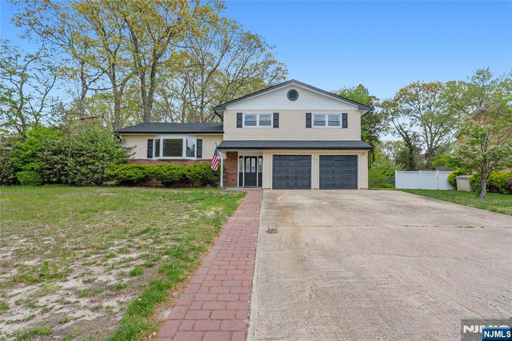 883 Astoria Drive,Toms River, NJ 08753