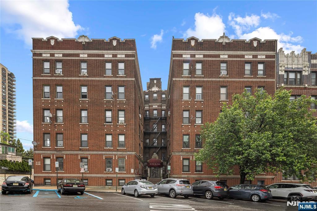 7612 Park Avenue,North Bergen, NJ 07047