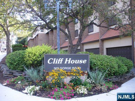 300 Gorge Road,Cliffside Park, NJ 07010
