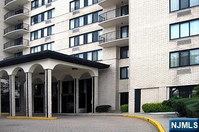 1590 Anderson Avenue,Fort Lee, NJ 07024