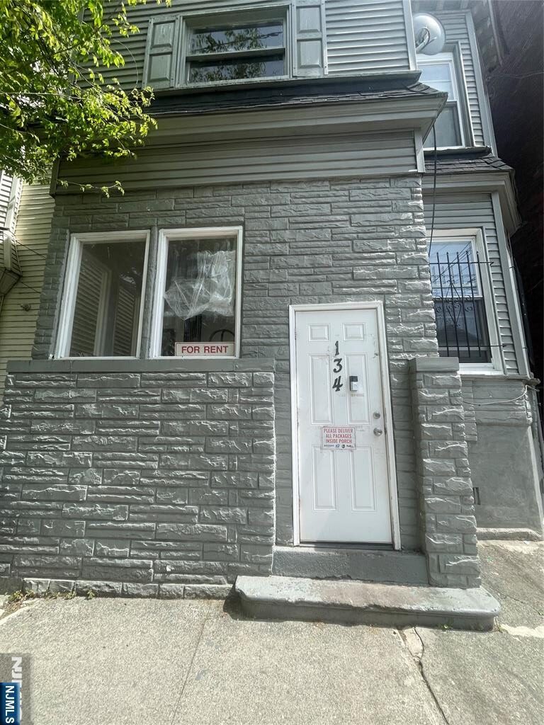 134 7th Street,Newark, NJ 07107
