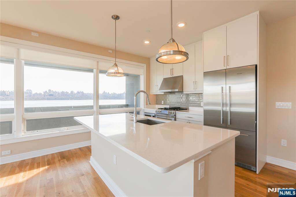 15 Somerset Lane,Edgewater, NJ 07020