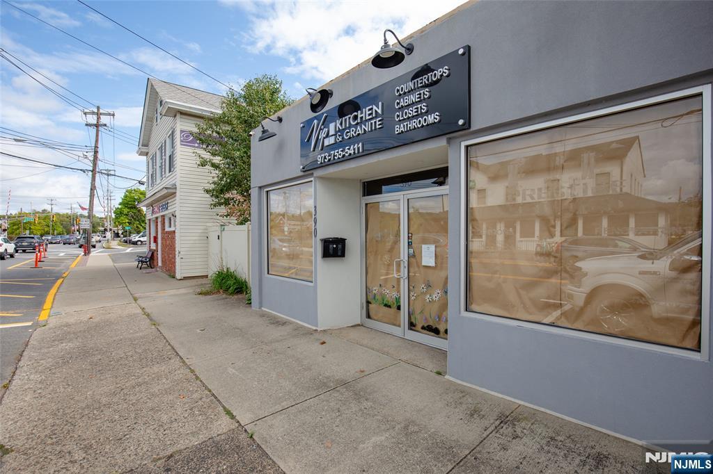 390 Ramapo Valley Road,Oakland, NJ 07436